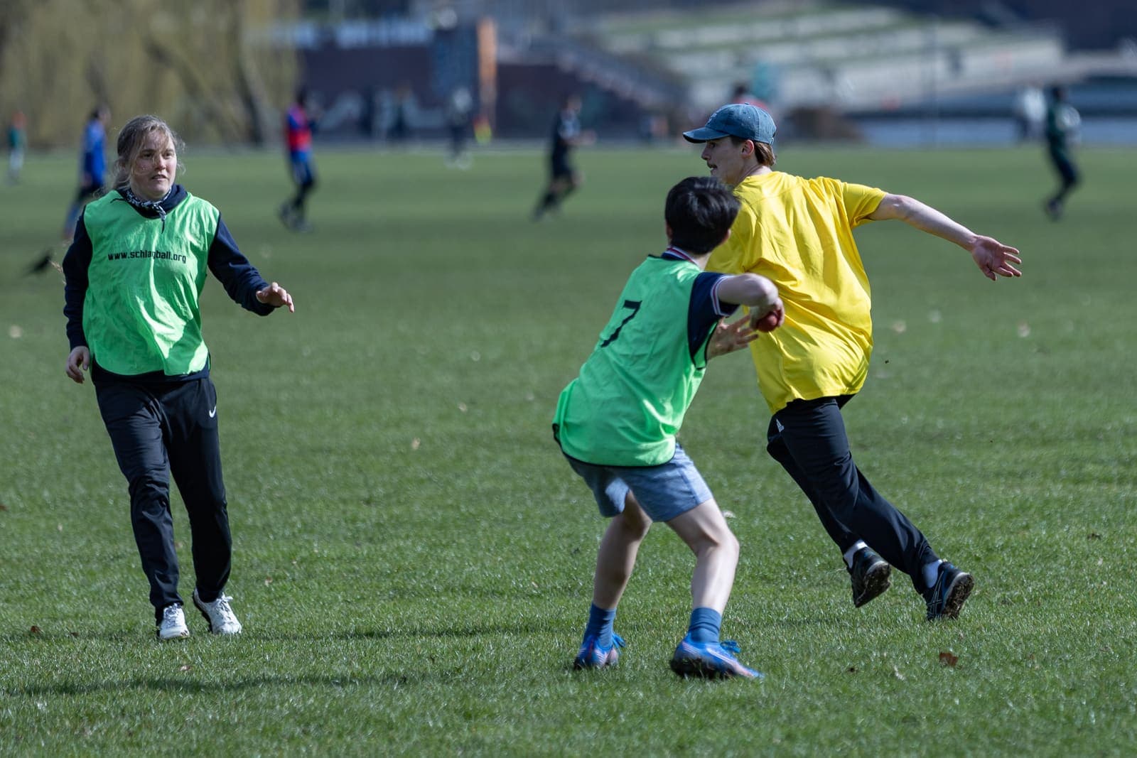 Schlagball im Stadtpark – Bild 37