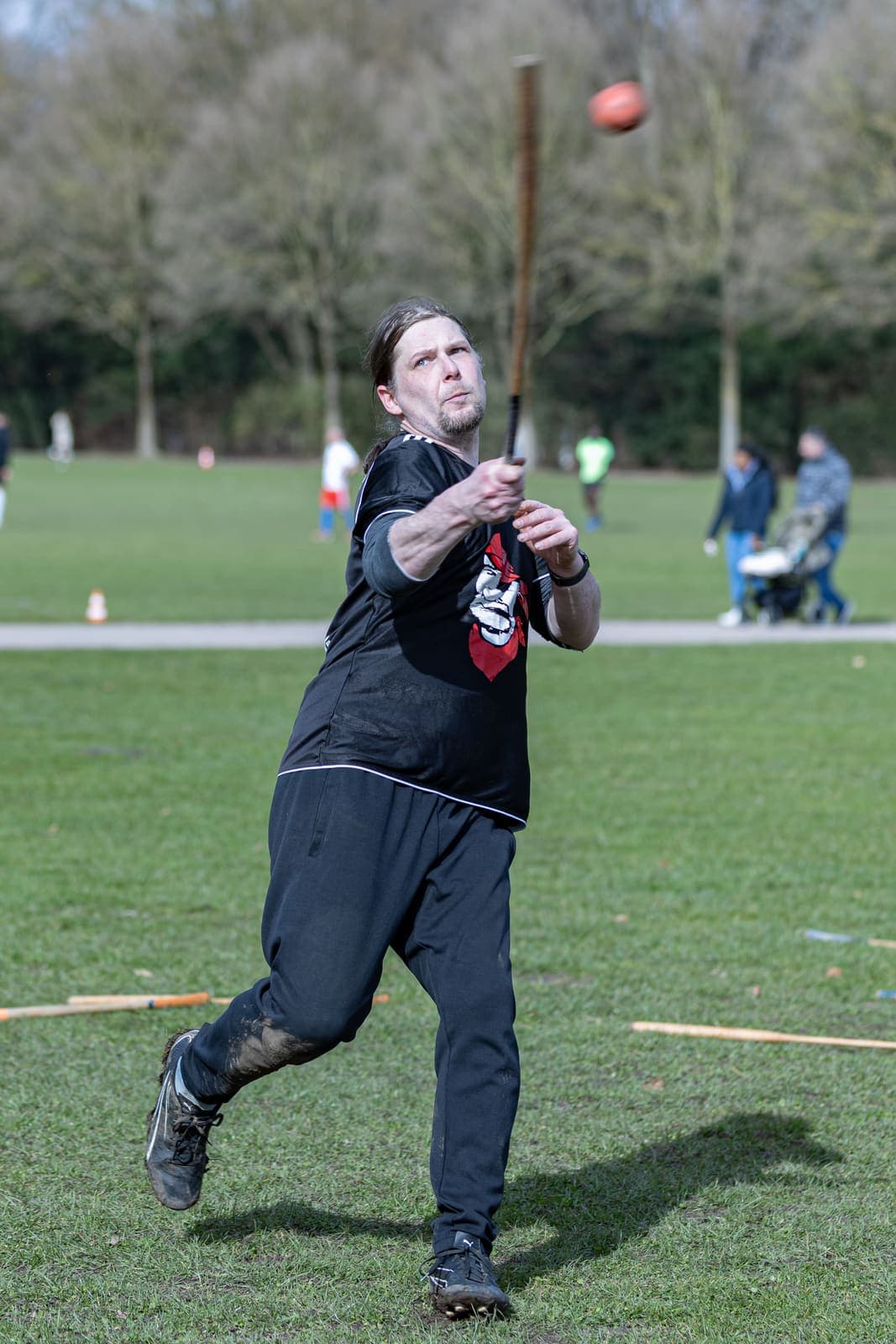 Schlagball im Stadtpark – Bild 69