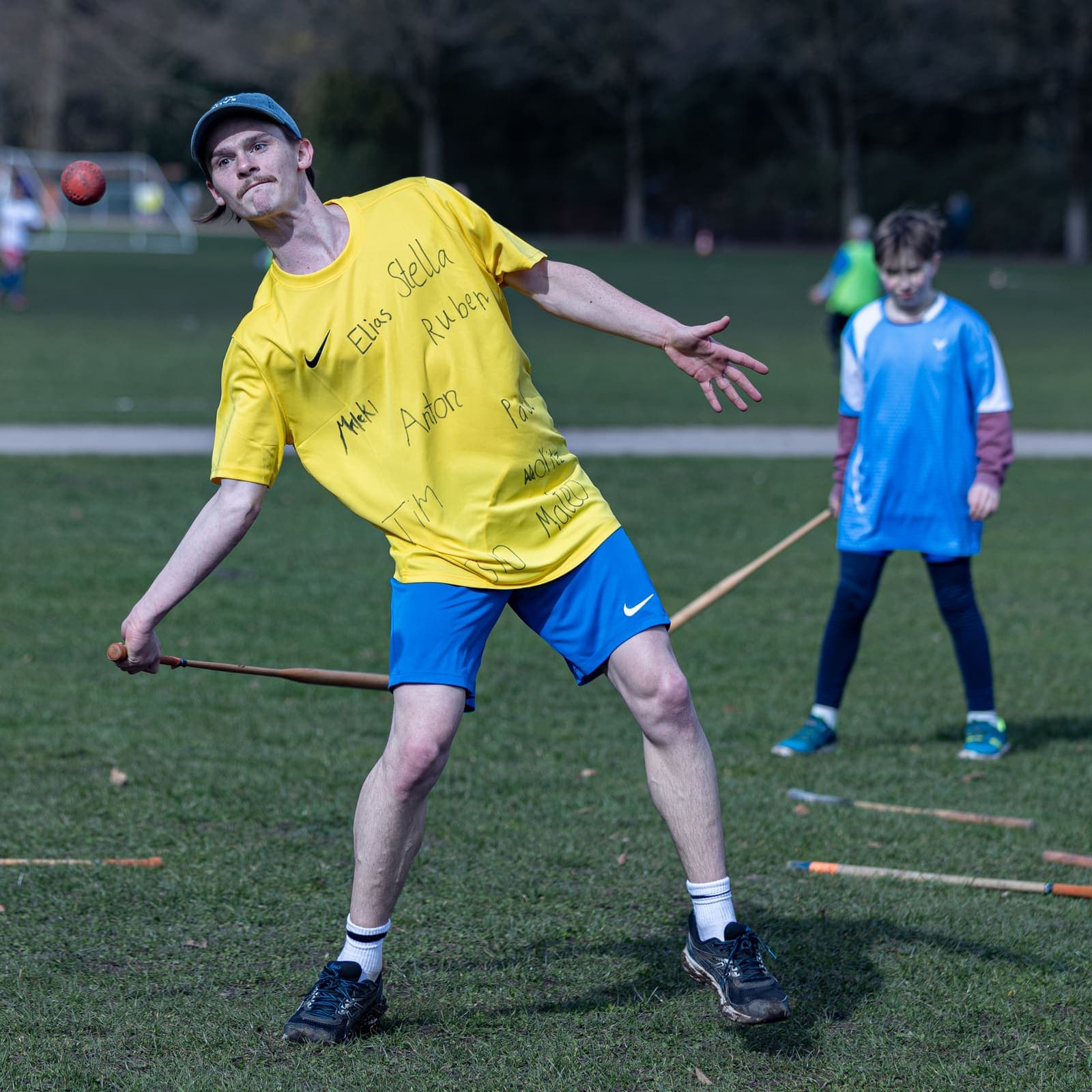 Schlagball im Stadtpark – Bild 74