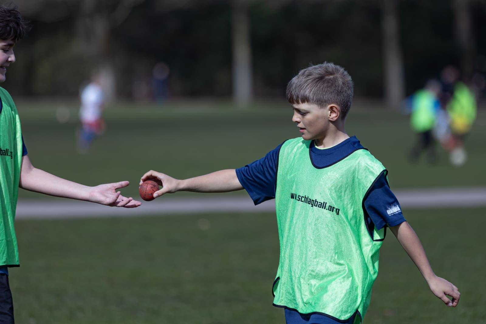 Schlagball im Stadtpark – Bild 78