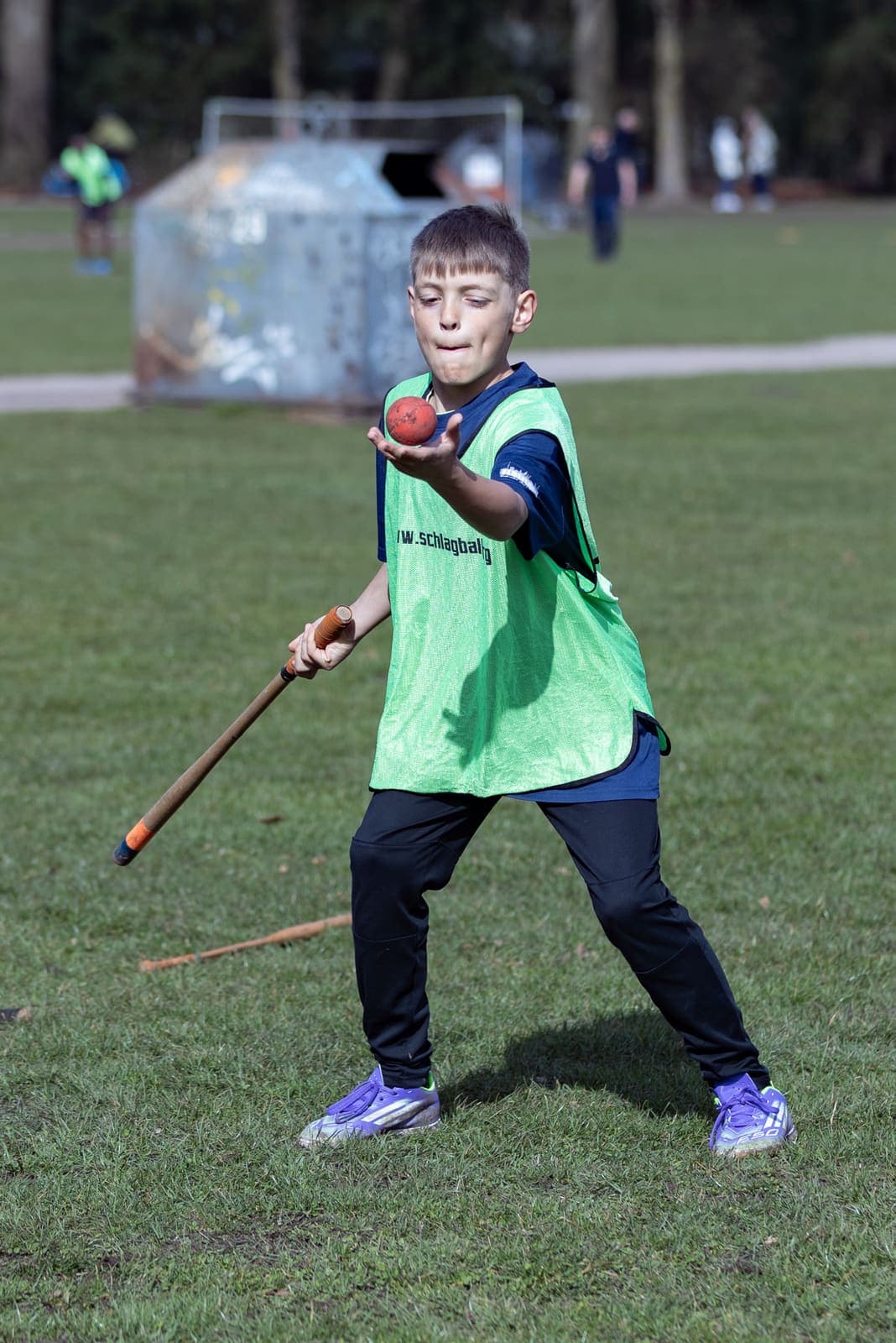Schlagball im Stadtpark – Bild 87