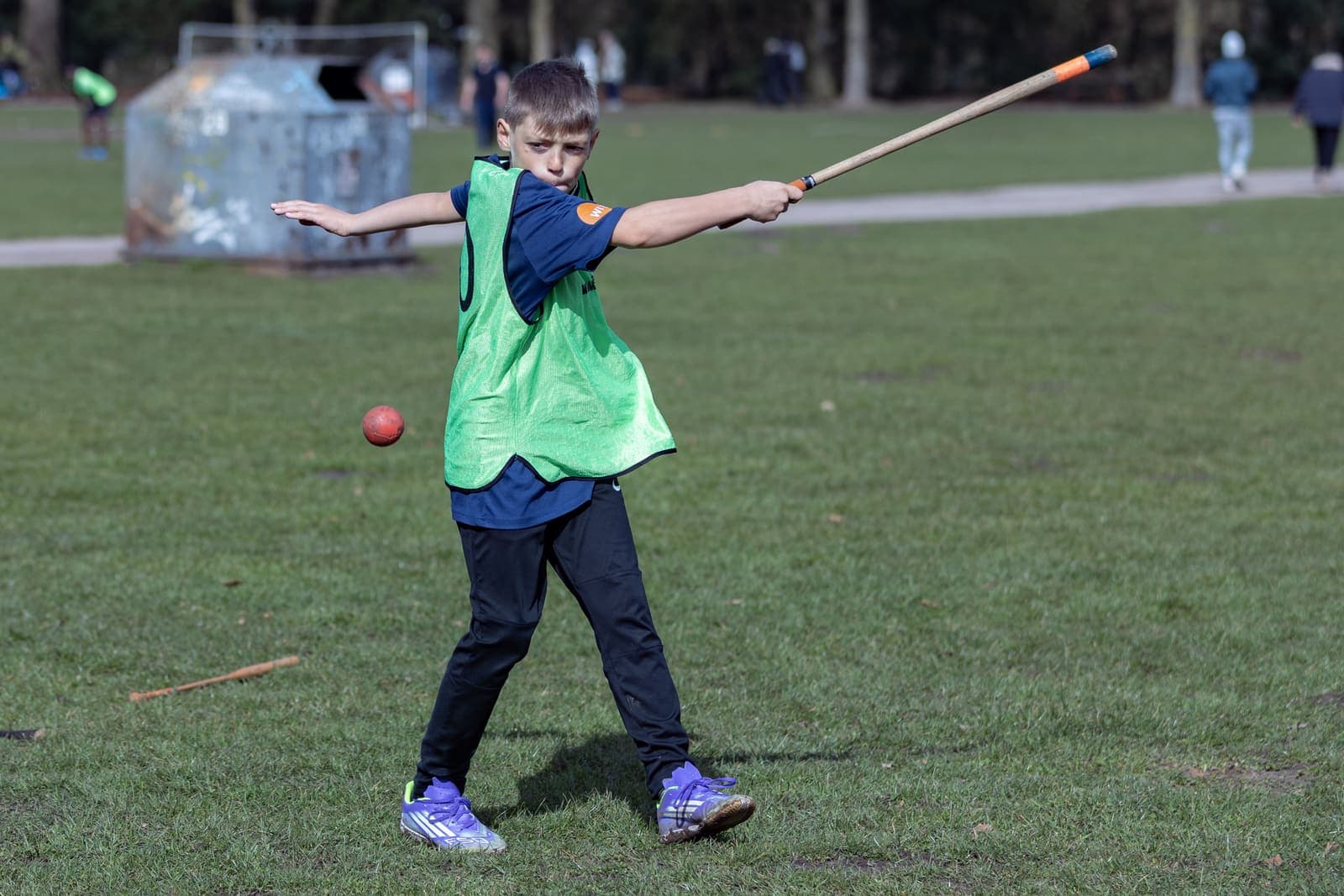 Schlagball im Stadtpark – Bild 89