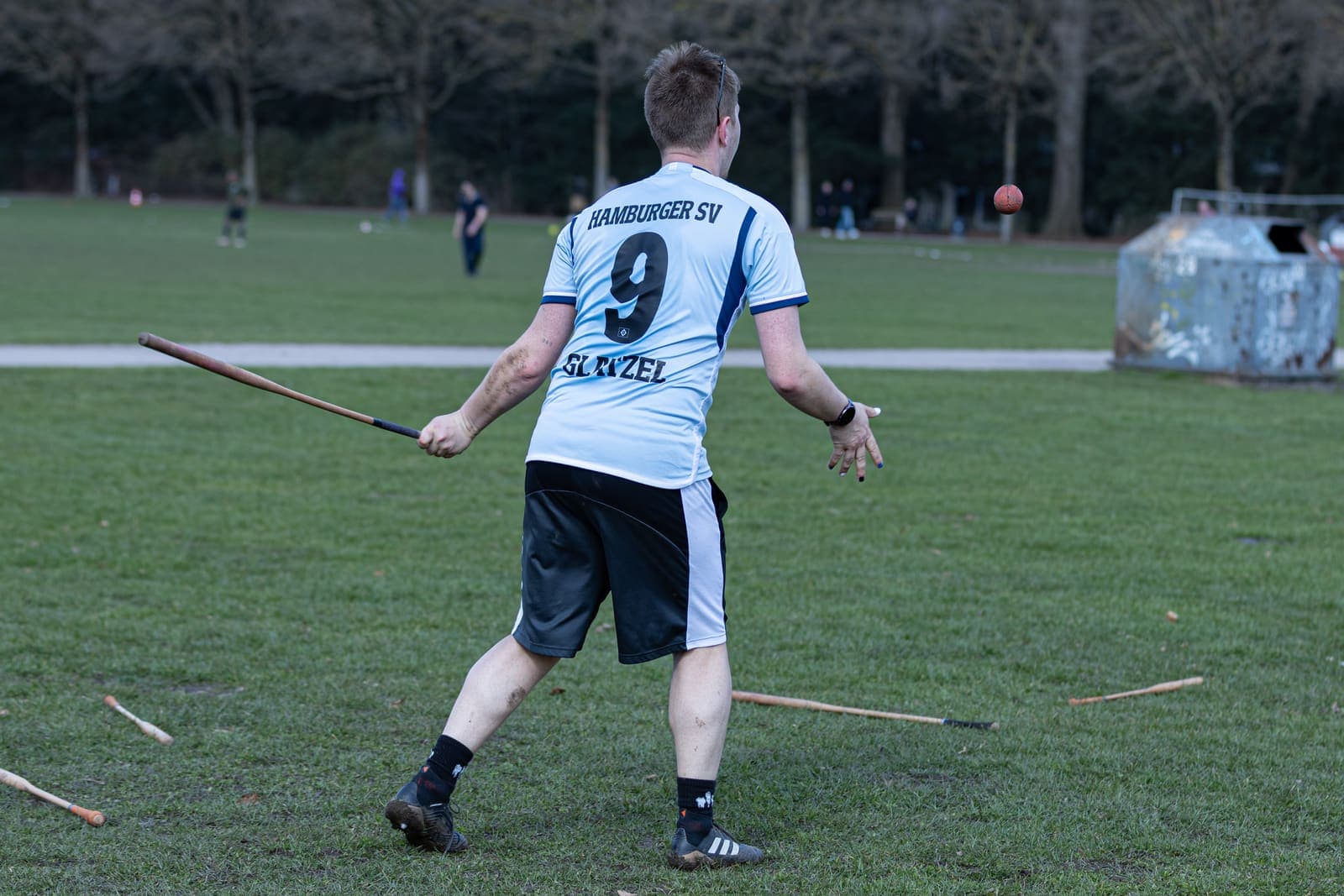 Schlagball im Stadtpark – Bild 93