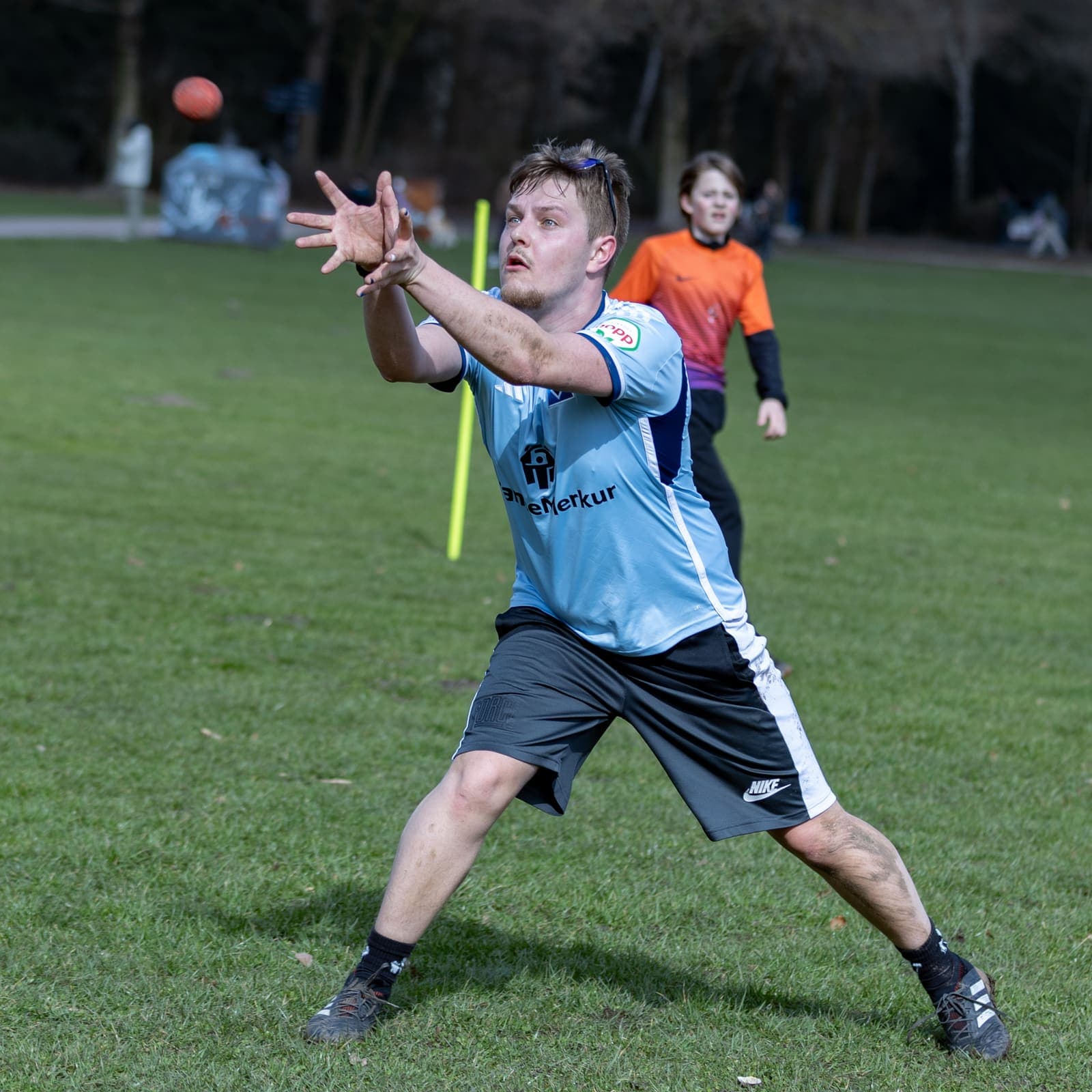 Schlagball im Stadtpark – Bild 104