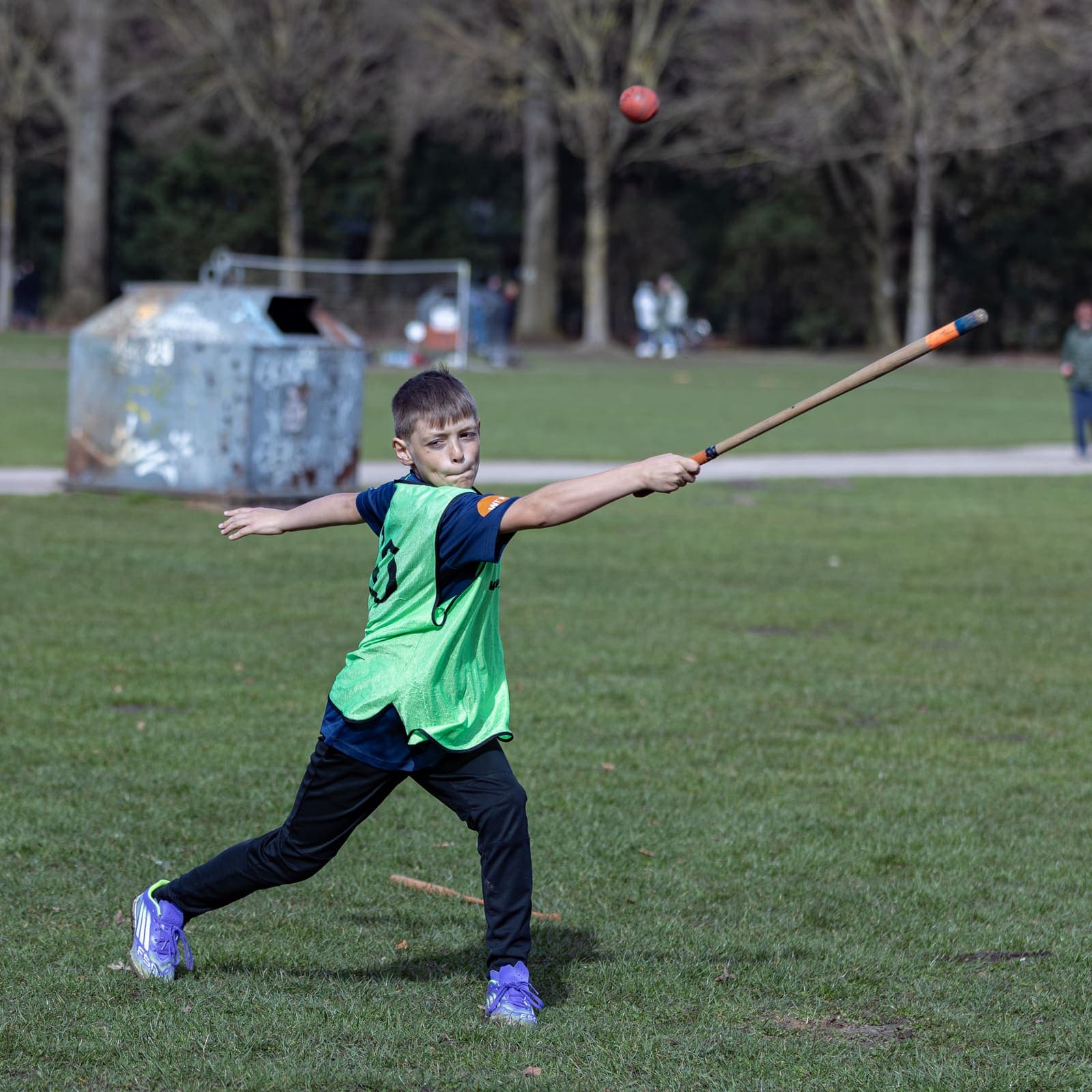 Schlagball im Stadtpark – Bild 111